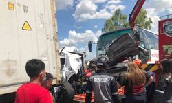 Filipinler’de yolcu otobüsü gişelerde bekleyen araçlara çarptı: 10 ölü
