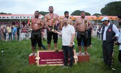 Gömeç’te yağlı güreşlerin başpehlivanı Süleyman Başar oldu