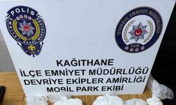 İstanbul’da metrobüs durağında uyuşturucu ticareti yapan 2 şüpheli yakalandı