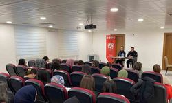 "Kariyer Günleri Projesi" kapsamında üniversite öğrencilerine seminer düzenlendi