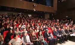 Kars’ta ‘Otogargara’ oyununa yoğun ilgi
