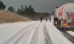 Mersin’de dolu etkili oldu, karayolu trafiğe kapandı
