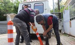 Nazilli’de izinsiz asılan tabela ve dubalara söküldü