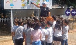 Polislerden öğrencilere uygulamalı eğitim