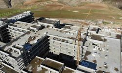 Siirt’te sismik izolatörlü hastane inşaatı devam ediyor