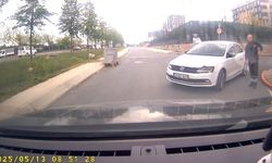 Sultangazi’de inatlaşan sürücülerin yol verme tartışması kamerada