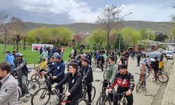 Tatvan’da merhum Öğretmen Ferhat Orak anısına bisiklet turu düzenlendi