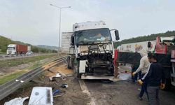 TEM’de sürücüsünün uyuduğu iddia edilen buğday yüklü tır devrildi