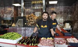 Tokatlılar özel ocakta 40 dakikada pişen Tokat kebabıyla 81 ile meydan okudu