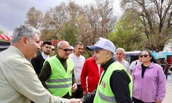 Trafik güvenliği için motosiklet sürücülerine sarı yelekler hediye edildi