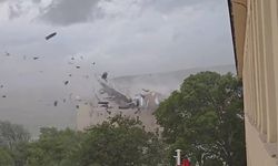 Tunceli’deki fırtınada çatı saniyeler içerisinde parçalandı