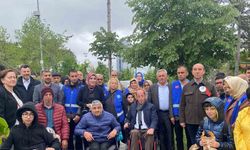 Ümraniye’de engelli vatandaşlar, "Senin de Bir Ağacın Olsun" sloganıyla fidanları toprakla buluşturdu
