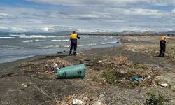 Van Büyükşehir Belediyesi inci kefali göç güzergahındaki dereleri temizledi