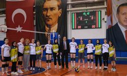 Voleybol Turnuvası öğrencilerden yoğun ilgi gördü