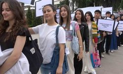 Yalova’da öğrencilerden ’Açık Hava Atık Materyal Defilesi’