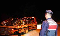 Yarışa başlayamadan jandarmaya yakalandılar: Çekici önünde poz verdiler