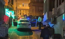 Yola dökülen odunlar trafik akışını engelledi