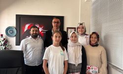 İnegöl’de Siyer-i Nebi Bilgi Yarışmasında Dereceye Giren Öğrenciler Ödüllerini Aldı
