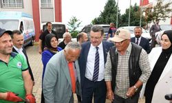 Huzurevindeki yaşlı babaları unutmadı