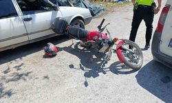 Manavgat’ta motosiklet hafif ticari araca çarptı: 1 yaralı