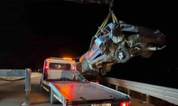Parçalanan otomobilde şans eseri 1 kişi yaralandı