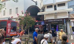 Tarihi çarşıda çıkan yangında zaman karşı mücadele veriliyor