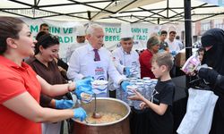 Büyükşehir aşure geleneğini sürdürüyor