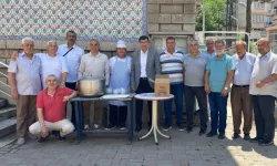 Kütahya Belediyesi'nden halka aşure dağıtımı