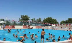 Belediye havuzlarında 152 bin kişi yüzdü