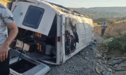 Fıstık işçilerini taşıyan minibüs kontrolden çıktı: 22 yaralı