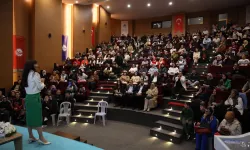 Çocuklarınıza pahalı hediyeler değil, sevgi verin