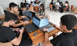 Mersin'de gençler uzay için kod yazdı