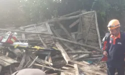 Düzce'de çöken ahşap evde 1 kişi hayatını kaybetti