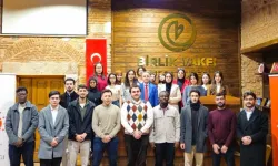 İletişim Başkanlığı Bursa Bölge Müdürü Gölbaşı'dan uluslararası öğrencilere 'Kamu Diplomasisi ve Medya' dersi