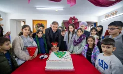 İzmir Basmane'de çocuklara yeni yıl coşkusu