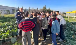 İzmir Bornova'da Kent Bostanı'nda uygulamalı ekoloji eğitimi