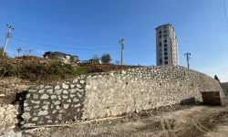 Ordu'da Fatsa Evkaf Mahallesi'ne taş duvar çalışması