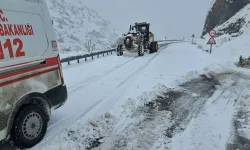 Malatya'da karla mücadele çalışmaları aralıksız devam ediyor