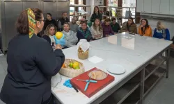 Meslek Fabrikası'nda İzmirli katılımcılara sirke eğitimi