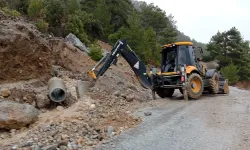 Antalya'da kış mesaisi! Alanya kırsalında yol güvenliği