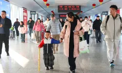 CGTN: Bir yolculuktan daha fazlası... Bahar Festivali'ndeki seyahat yoğunluğu, değişen Çin'e nasıl ayna tutuyor?