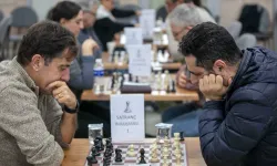 İzmir Güzelbahçe'de satranç turnuvası düzenlendi