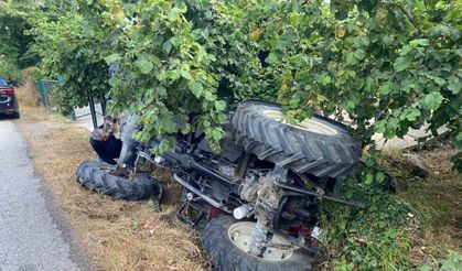 Alaplı’da traktör devrildi