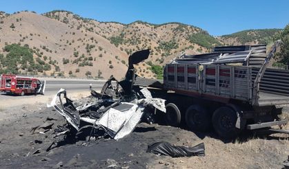 Bingöl’de demir tozu taşıyan tır devrildi: 1 ölü