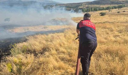 Bitlis’te iki ayrı noktada örtü yangını