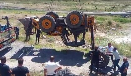 Bitlis’te iş makinesi kaza yaptı: 1 yaralı