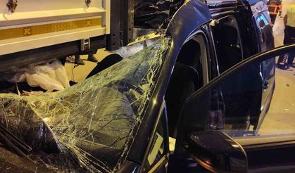 Çankırı’da hafif ticari araç park halindeki kamyona çarptı: 2 ölü, 3 yaralı