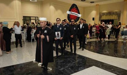 Gelin ve damada "Acı kaybımız" çelengi ile sürpriz