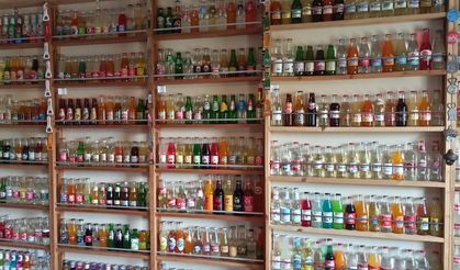 Hediye edilen gazoza yüzlercesini ilave ederek koleksiyon yaptı