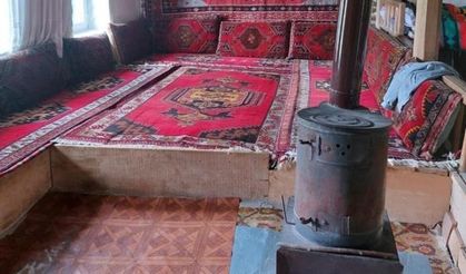 Kapıyı açamayınca duvarı delmişti, jandarmadan kaçamayan hırsız çaldığı halılarla yakalandı